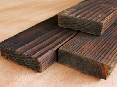 碳化木經(jīng)濟(jì)又實(shí)用，應(yīng)用范圍廣，效果特別好